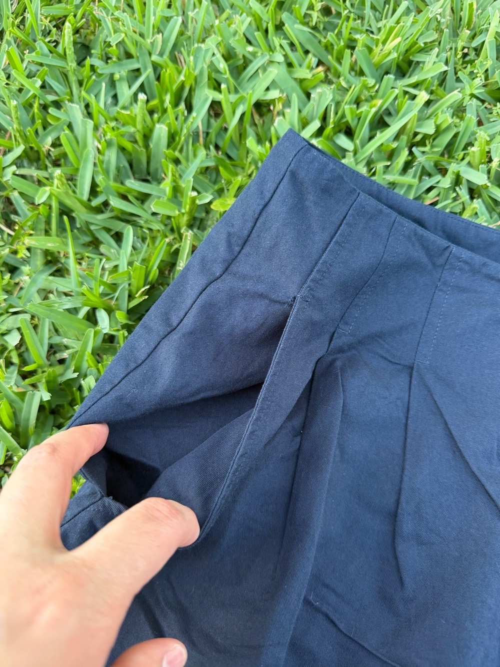 Gianni Bini Navy Blue High Rise Pleated Flowy Shorts Size 8 - Picture 7 of 7
